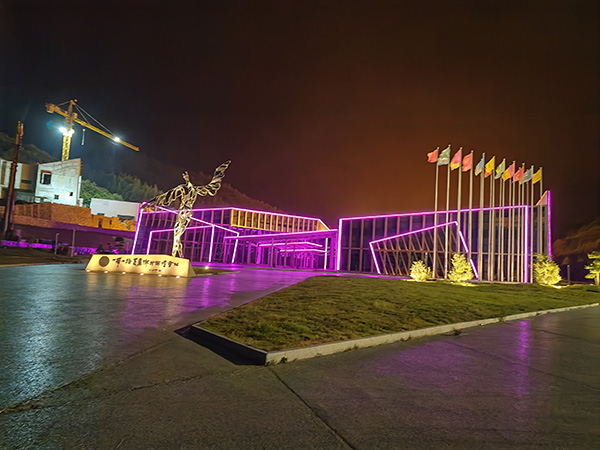 城市亮化是现代城市建设的重要组成部分,它不仅可以美化城市的夜景,还能提升城市的整体形象。随着科技的不断进步,城市亮化也得到了更多的关注和创新。本文将介绍一些关于城市亮化的创意和技术,帮助读者了解城市亮化的重要性以及如何进行尼玛城市亮化的规划和实施。 城市亮化是现代城市建设的重要组成部分,它不仅可以美化城市的夜景,还能提升城市的整体形象。随着科技的不断进步,城市亮化也得到了更多的关注和创新。本文将介绍一些关于城市亮化的创意和技术,帮助读者了解尼玛城市亮化的重要性以及如何进行尼玛城市亮化的规划和实施。