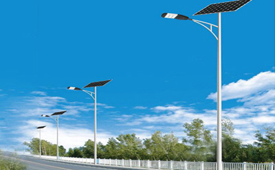 农村道路装尼玛太阳能路灯选多大瓦数实测