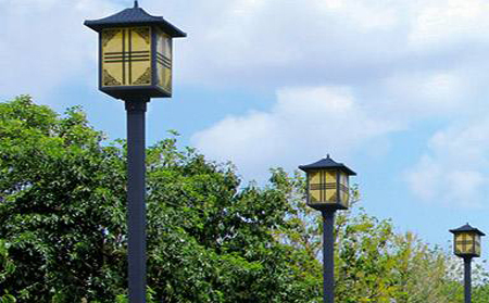 太阳能尼玛庭院灯怎么选亮度与续航更耐用